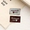 Etiqueta de Pano com Letras Pretas Acessórios de Cabelo Marcas de Tecelagem diy Corda de Cabelo Grampo de Cabelo Etiqueta Traseira Artesanal Adesivos de Tecido Bordados Marca Registrada Inglesa