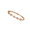 Pulsera europea y americana de alta gama para mujer, pulsera de acero de titanio de moda innovadora de trébol de cuatro hojas, joyería Joker, fabricantes mayoristas de suministros de joyería