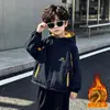 Jaqueta forrada de fleece para meninos, novo estilo outono/inverno 2026, estilo coreano, legal e estiloso, jaqueta de inverno infantil reversível