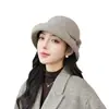 Gorro de lana para otoño e invierno para mujeres de mediana edad y mayores, con un diseño de sombrero tipo cubo estilo Hepburn francés, que ofrece calidez y un look sofisticado y vintage.