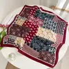 Pañuelo pequeño cuadrado de algodón y lino con estampado paisley en blanco y negro para mujer, adecuado para primavera, otoño e invierno, pañuelo para el cuello
