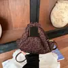 Bolsa de mão de outono com laço para mulheres, bolsa de ombro transversal casual versátil de alta qualidade com estampa de leopardo retrô fashion