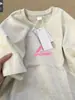 Camiseta de Manga Corta con Estampado de Graffiti Simple de Diseño de Nicho para Mujer 2025 Verano Casual Holgada Retro Top