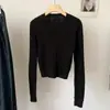 Suéter Básico de Malha Trançada de Manga Longa com Gola Redonda de Cor Sólida para Mulheres Outono Inverno Versátil Curto Cropped Cintura Marcada Emagrecedor Roupa de Baixo Pulôver