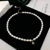 Cadena para Clavícula de Perlas Versátil de Moda Colgante Fresco de Nicho Versátil Collar de Perlas Elegante Collar para la Alta Sociedad