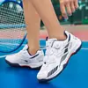 Tênis de Badminton 2025 Novo Modelo Leve Antiderrapante Resistente ao Desgaste Amortecedor Tênis Esportivo Masculino Treinamento Tênis de Tênis Atacado Branco Cinza Nenhum
