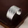 Pulseira de Braço Europeia e Americana Transfronteiriça Design Simples de Moda Estilo Frio Pulseira de Temperamento Toque de Alto Padrão Acessórios de Pulseira Versáteis Venda por Atacado