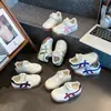 Zapatos Deportivos Nuevos para Niños Primavera y Otoño Cuero Velcro de Moda Zapatos Forrest Gump Tenis Casuales para Niños y Niñas