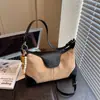 Bolsa de Axila Feminina 2025 Nova Tendência Outono e Inverno Bolsa de Ombro Retrô Moda Popular Saída Roupas de Trabalho Bolsa Transversal Feminina