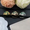 Anillo Serpiente Baojia Versión de Alta Gama Transfronteriza Europea y Americana, Finamente Elaborado con Nácar Blanco Natural y Malaquita, Combinando Diseño Original