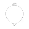Collar Casual y Versátil de Acero de Titanio con Corazón para Mujer Pendientes de Moda de Celebridad de Internet Set de Pendientes de Cadena para Clavícula de Mujer Decoración