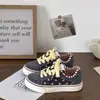 Zapatillas de lona versátiles y bonitas para mujer, nuevas zapatillas casual de moda otoño 2026, zapatillas deportivas blancas de caña baja 8016