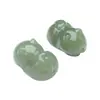Jade Hetian Natural Gato Acostado Accesorio Pequeño, Material Qinghai Jade Verde y Blanco Agujero Pasante Gato Adorno de Jade para Hacer Manualidades