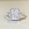 Popular Marca Independiente Anillo de Plata de Ley S925 con Diamante Amarillo de Corte Radiante Flor de Hielo Circonia Gema Anillo de Diamante de Alto Carbono