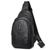 Bolsa de Peito de Couro Genuíno Masculina Bolsa Transversal de Couro Genuíno Grande Capacidade Bolsa de Ombro com Padrão de Crocodilo Bolsa Transversal de Couro Vintage Tendência