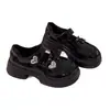 Sapatos de Princesa de Couro para Meninas 2026 Novo Verão Sapatos de Performance Infantis da Moda para Meninas Solado Macio Estilo Britânico Sapatos de Uma Sola