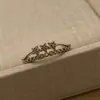 Anillo de diseño de corona de lazo de cinta de moda estilo coreano para mujer, anillo único de estilo artístico para el dedo índice