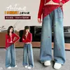 Pantalones vaqueros de otoño para niñas, nuevo estilo 2026 para niños mayores con bordado de estrellas, diseño de pierna curva, pantalones de pierna ancha holgados y pantalones largos con dobladillo acampanado