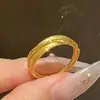 Libro Rojo Nuevo Llegada Anillo de Satén Dorado Brillante Moda Exquisito Diseño de Alto Valor Lujo Ligero Personalizado Versátil Joyería Elegante