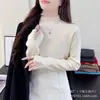 Nueva camiseta base de punto de cuello medio alto estilo coreano para mujer, suéter ajustado de manga larga con adornos de diamantes y diseño elegante para otoño e invierno