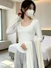Camiseta de Manga Longa para Mulheres, Estilo Fino para Outono e Inverno, Top com Barra Irregular em Forma de U, Roupa Íntima Justa e Sexy para Meninas, Camiseta Base para Meninas Quentes