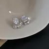 Brincos Geométricos Inlaid de Zircônia Prateados Agulha de Prata Moda Tendência Luxo Leve Nicho Design de Ponta Joia Versátil para Mulheres