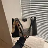 Bolso de Hombro tipo Tote Retro Simple y Elegante para Mujer, Nuevo Estilo Primavera 2026, Gran Capacidad