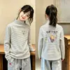 Roupa de baixo escovada para meninas, listrada, tamanho médio-grande, roupa íntima infantil quente, outono e inverno, nova, top casual de fleece infantil de manga comprida