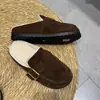 Outono/Inverno 2026 Chinelos de Pelo com Fivela de Metal Retrô Biqueira Aberta Estilo Preguiçoso Slip-ons Chinelos de Algodão Birken