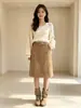 Elegante y sofisticada falda midi de ante en línea A para mujer, nueva colección otoño 2026, estilo europeo, de cintura alta, favorecedora, moderna
