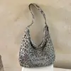 Bolsa de Ombro Transversal Grande Capacidade Tendência Design de Nicho Outono 2026 para Trabalho Casual Bolsa de Bolinho