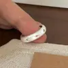 Anillo elegante con acabado cepillado para mujer, versátil para apilar, anillo de lujo ligero exquisito estilo ins, popular en Xiaohongshu, anillo de moda para el dedo índice