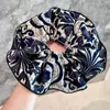Scrunchie de Alta Qualidade com Estampa de Totem para Mulheres, Elástico de Cabelo Versátil para Rabos de Cavalo, Acessório de Cabelo Estiloso