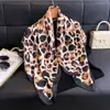 Bufanda Grande Informal Estampado de Leopardo Seda Sintética Tacto de Alta Gama Bufanda de Seda Chal Estampado Multifuncional Braga para el Cuello Bufanda de Protección Solar Pañuelo para la Cabeza Bufanda