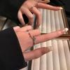 Anel Irregular Super Fada Abertura Borboleta Pérola Design de Nicho Senso Avançado Temperamento Exquisito Anel de Dedo Personalizado