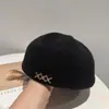 Boina Reversible Estilo Coreano Otoño e Invierno con Etiqueta Metálica para Mujer, Gorra de Visera Versátil de Moda para Adelgazar el Rostro y Cabeza Grande, Gorra de Pintor