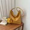 Bolsa de balde grande capacidade transfronteiriça para mulheres, nova moda 2026 bolsa transversal tecida, bolsa de ombro de alta qualidade da moda