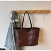 Bolsa tote de grande capacidade para mulheres, novo modelo 2026, bolsa estilosa e versátil para o dia a dia, bolsa de ombro tecida de nicho coreana
