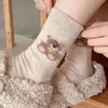 Meias de Lã Mekki Outono e Inverno Meia de Cano Médio Estilo Japonês Quente de Inverno Feminina Fofa Urso de Desenho Animado Meias Sem Costura Enrugadas