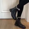 Botines cortos nuevos de tamaño pequeño 2026 con cremallera lateral, versátiles zapatos cálidos de algodón para otoño e invierno, botas estilo Martin de suela gruesa para mujer