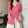 Top de malha slim fit com decote V e fenda única para mulheres, linho gelado, design versátil em forma de X de manga curta, camiseta básica estilosa e moderna