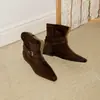 Nuevas Botas Cortas Adelgazantes de Estilo Coreano Sencillas con Hebilla para Mujer Otoño/Invierno 2026, Botas de Moda de Gamuza con Punta Afilada para Aumentar la Altura para Otoño e Invierno