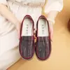 Sapatos Baixos Femininos de Primavera e Outono, Sapatos de Pano Old Beijing, Sapatos Macios Antiderrapantes para Avós, Sapatos Casuais Leves para Pessoas de Meia-Idade e Idosos