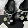 Charms Crocs Flores DIY para Sapato Fivelas de Sapato Atacado Margaridas Pequenas Frescas Flores de Rosa Galvanizadas Flores Decorativas para Sapato Fivelas de Sapato