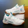 2026 Nuevos Zapatos de Bádminton Transpirables de Doble Malla para Hombres, Mujeres, Niños, Hebilla Giratoria, Zapatos Profesionales de Entrenamiento y Competición para Tenis de Mesa