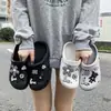 Tamancos femininos de EVA verão 2023 novo modelo sandálias trendy antiderrapantes para uso externo sandálias de verão para praia femininas