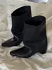 Botas de montaria femininas de couro vintage com bico fino e aumento de altura, botas curtas de couro macio com corte largo emagrecedor, botas estilo Martin de cano alto e de meia-panturrilha