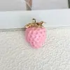 Colgante de coche de gelatina transparente degradada con fresa, amuleto de aleación, acrílico, cadena para teléfono DIY, llavero, accesorio para bolso
