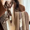 ¡Mantente Caliente con un Toque de Sofisticación! Bufanda Suave de Cuadros Retro Melard para Mujer, Bufanda Triangular de Alto Gama para Otoño e Invierno, Accesorio Decorativo