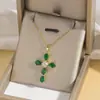Colar Feminino Colorido Zircônia Joias Design de Nicho Pingente Cruz Completo em Diamante Colar Corrente de Clavícula em Aço Inoxidável